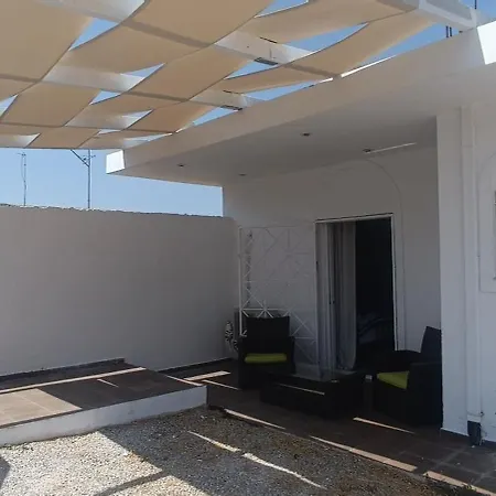 Camares House * 阿约伊阿波斯托洛伊